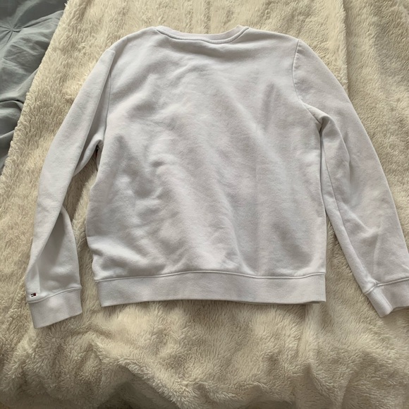 White Tommy Hilfiger logo crewneck! - Picture 4 of 5